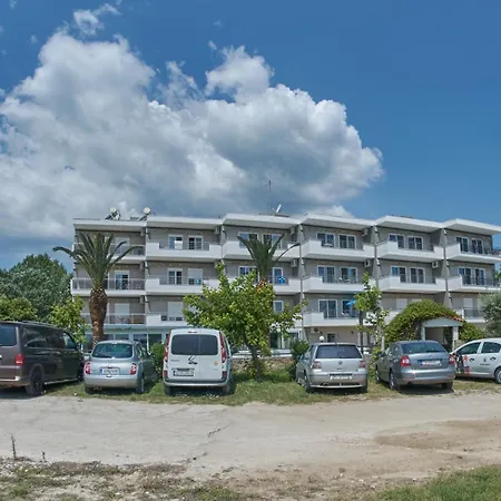 فندق Hotel Sarti Beach