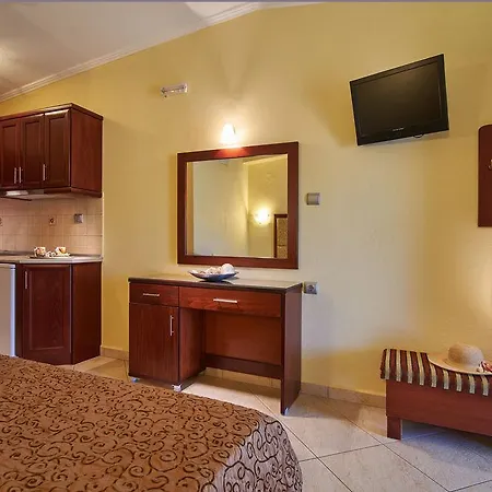 Hotel Sarti Beach فندق *