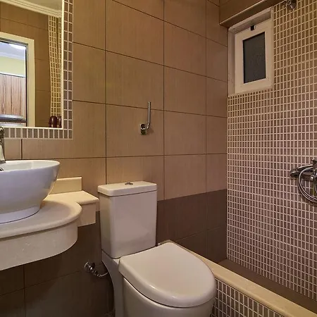 Hotel Sarti Beach فندق سارتي