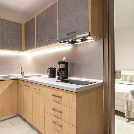 Hotel Sarti Beach فندق *