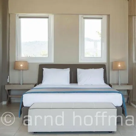 Hotel Sarti Beach サルティ