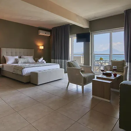 ホテル Hotel Sarti Beach