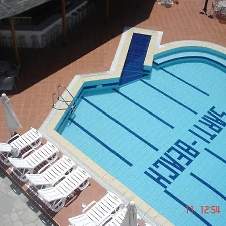Hotel Sarti Beach ホテル *