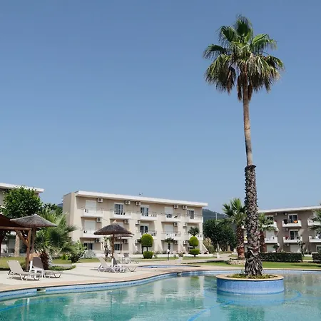 ホテル Hotel Sarti Beach