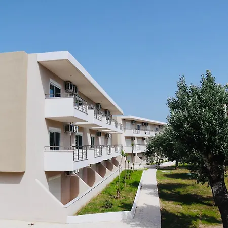 ホテル Hotel Sarti Beach