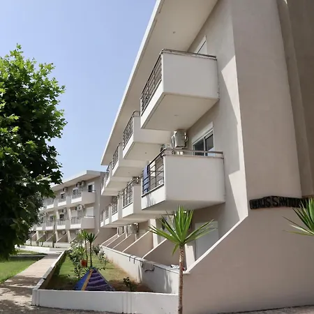 Hotel Sarti Beach ホテル サルティ