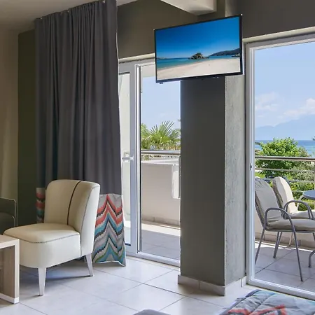 Hotel Sarti Beach ホテル *