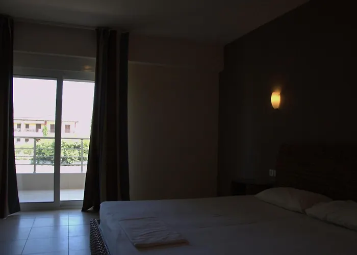 Hotel Sarti Beach * Сарти
