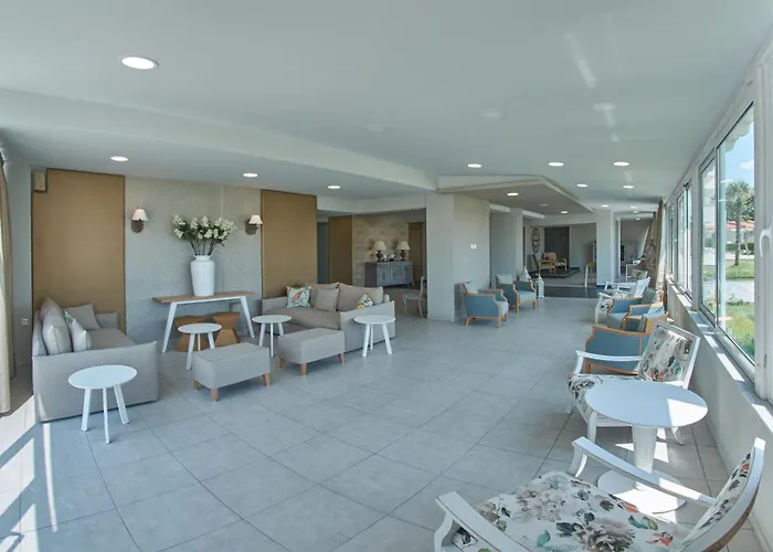 Hotel Sarti Beach *